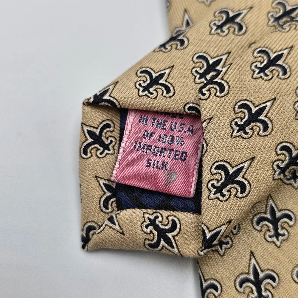 Vineyard Vines New Orleans Saints Silk Neck Tie Gold Fleur de Lis USA Made EUC